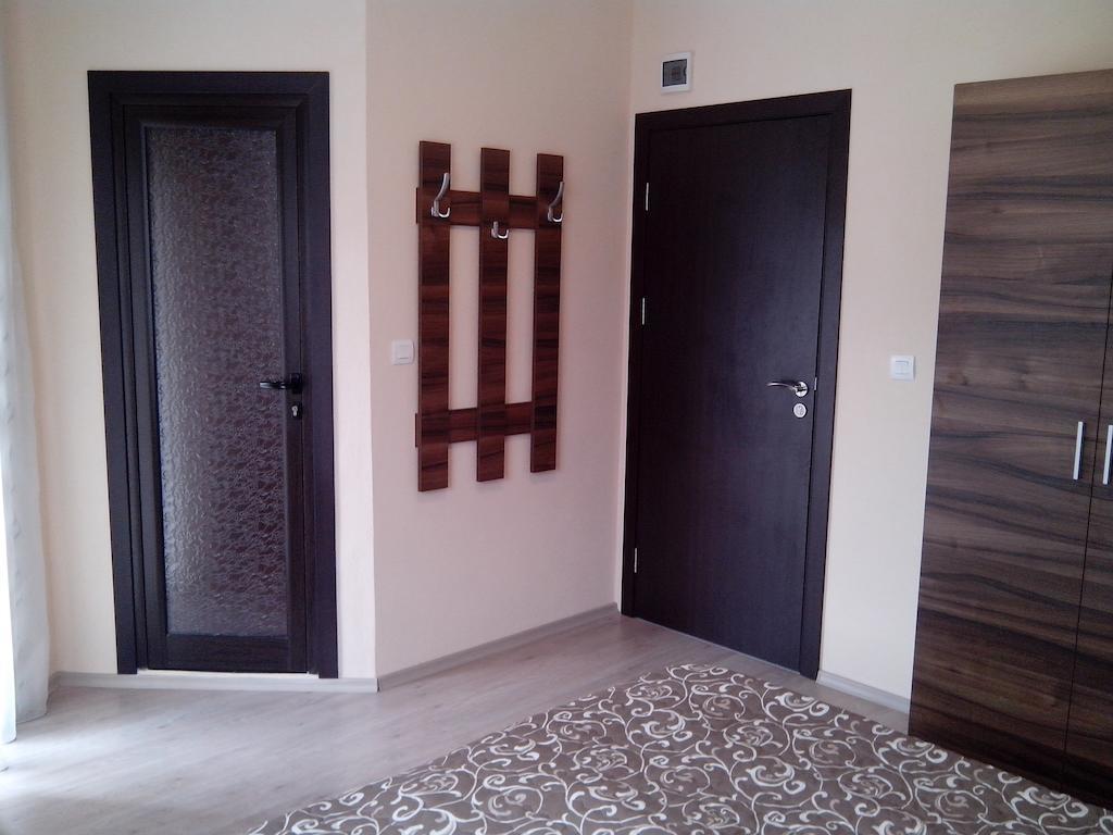 فندق Advel Guest Hous Madzhare الغرفة الصورة